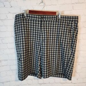 Men's Tasso Elba/Greg Norman Black and White Cargo Shorts, Size 42